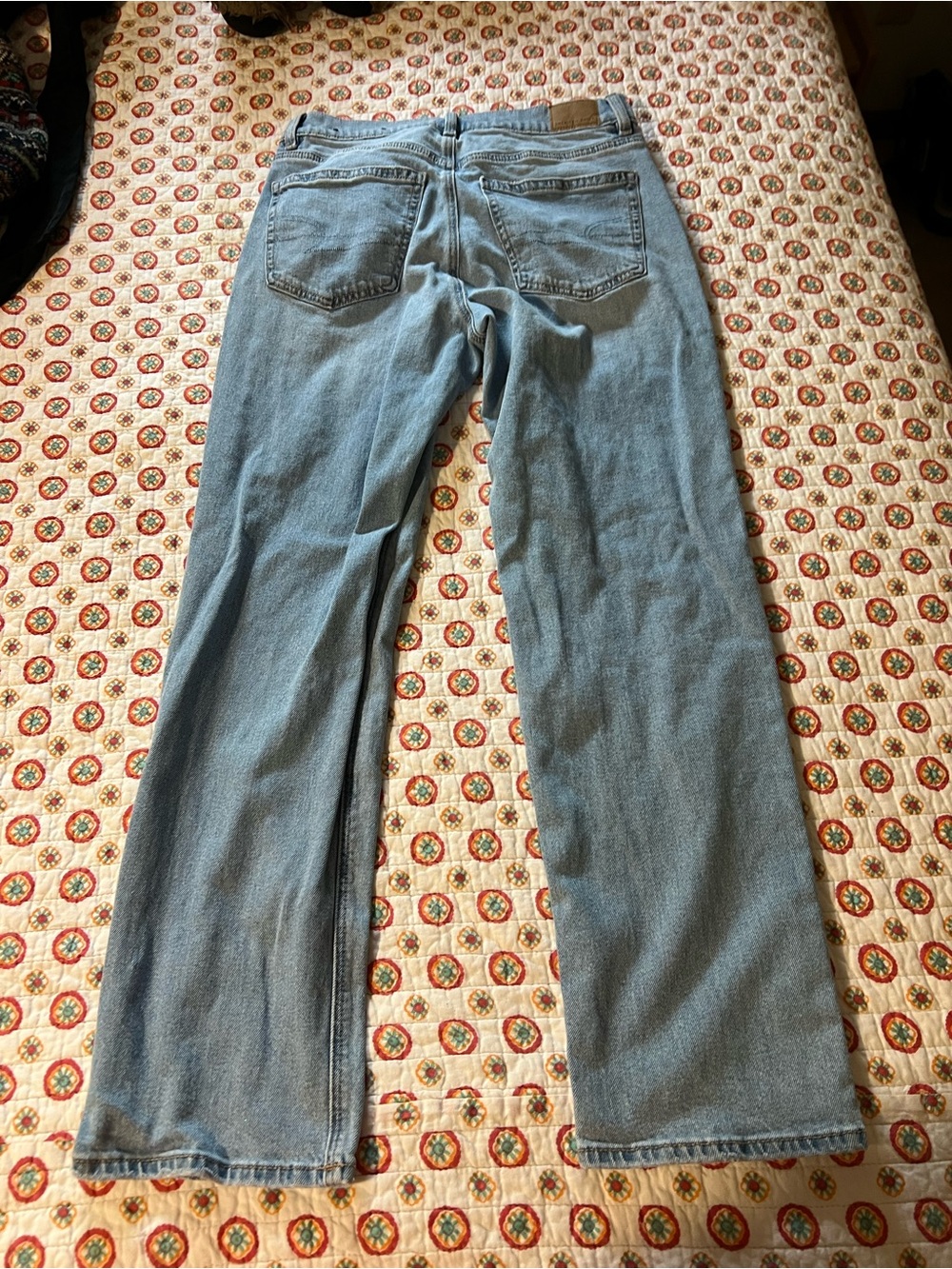 American Eagle Super High Rise Straight Light Wash Jeans size 6 - Picture 4 of 7